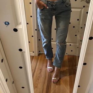 curved jeans. medium rise